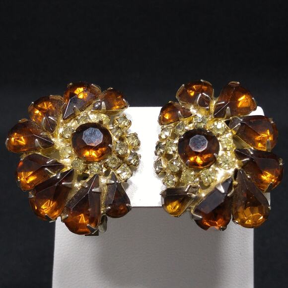 Vintage Topaz & Yellow Rhinestone Clip Earrings, Gold Plated, 1950s - Picture 2 of 10
